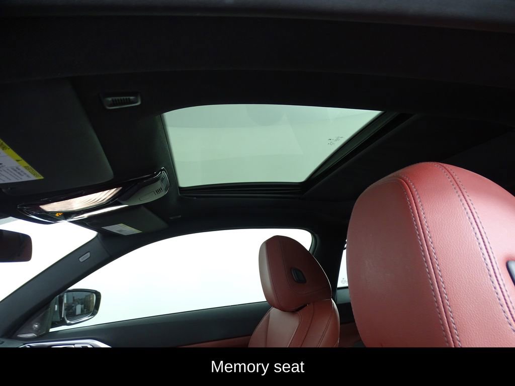 Used 2023 BMW 430i Coupe w/ Premium Package image 9