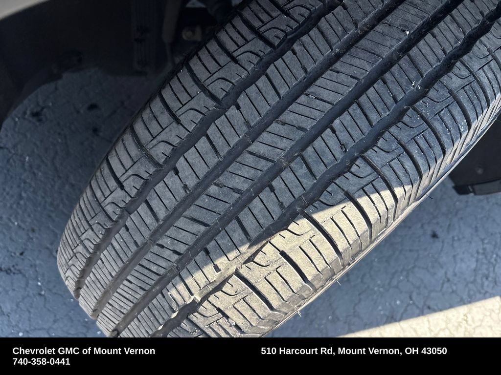 Used 2023 GMC Acadia SLT w/ LPO, Floor Liner Package AWD/4WD image 45