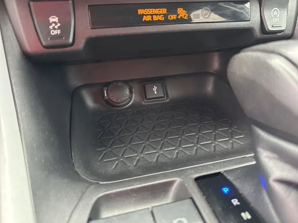 Used 2022 Toyota RAV4 XLE FWD image 29