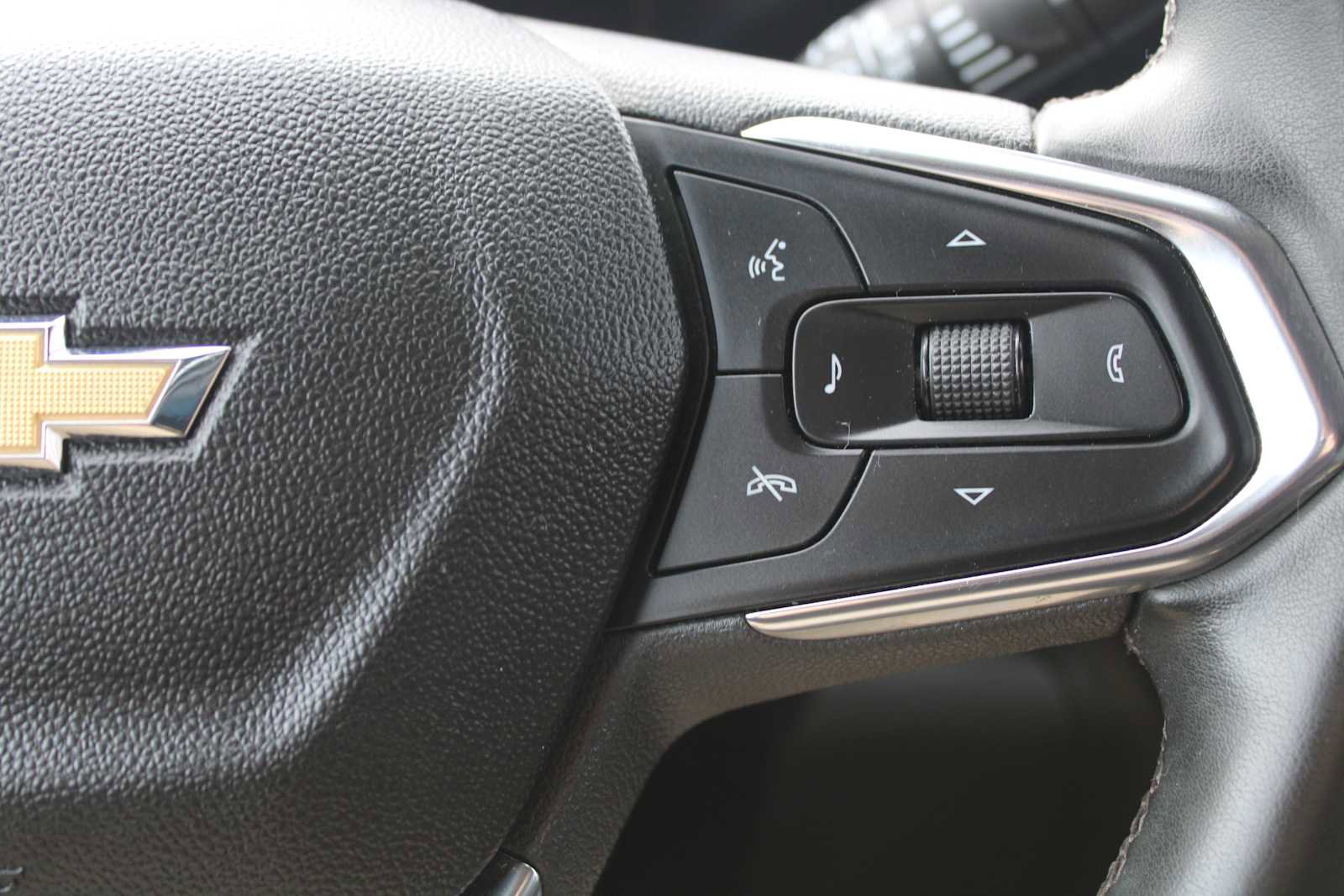 Used 2024 Chevrolet Trax LT w/ LT Convenience Package image 16