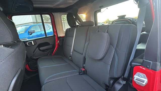 Used 2025 Jeep Wrangler Unlimited Rubicon 4xe w/ Convenience Group AWD/4WD image 31
