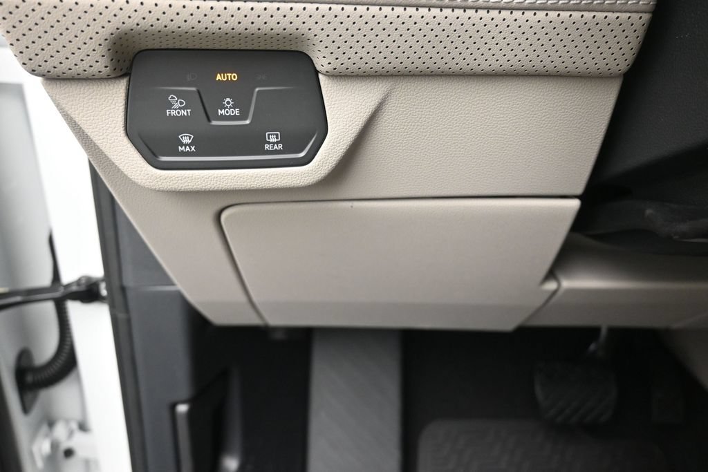 New 2026 Volkswagen Atlas SE FWD image 16