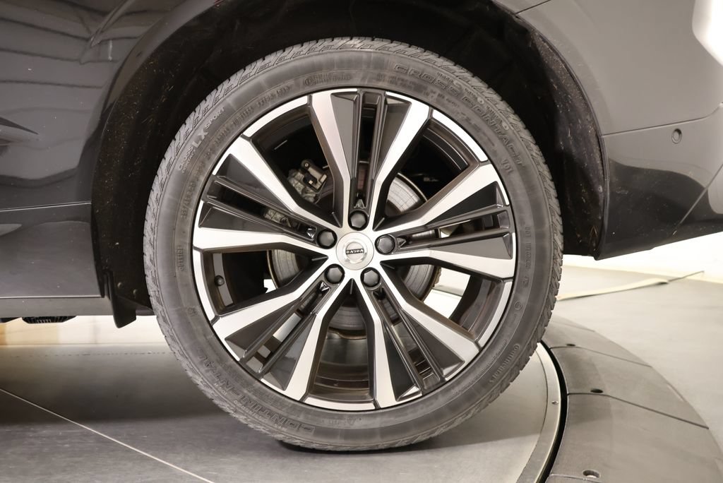 Used 2023 Volvo XC60 B5 Plus w/ Protection Package Premier AWD/4WD image 10
