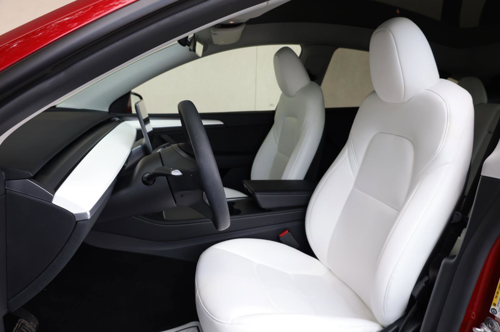 Used 2024 Tesla Model Y Long Range RWD image 15