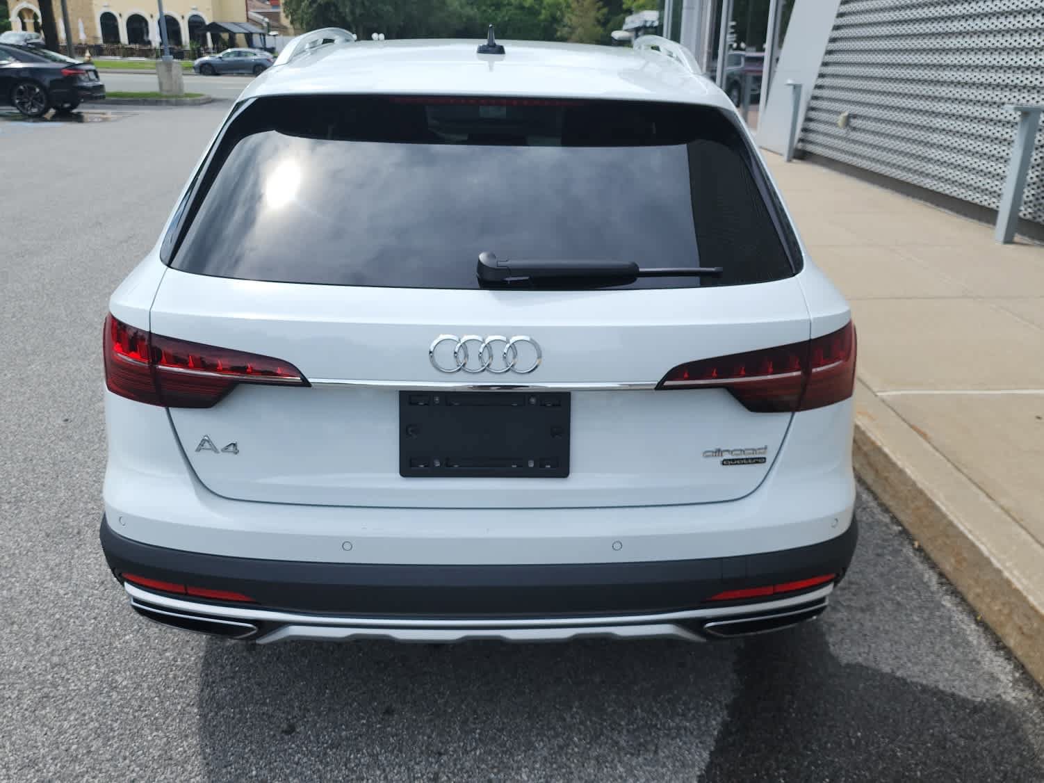 Used 2023 Audi A4 2.0T allroad Premium Plus w/ Premium Plus Package AWD/4WD image 13