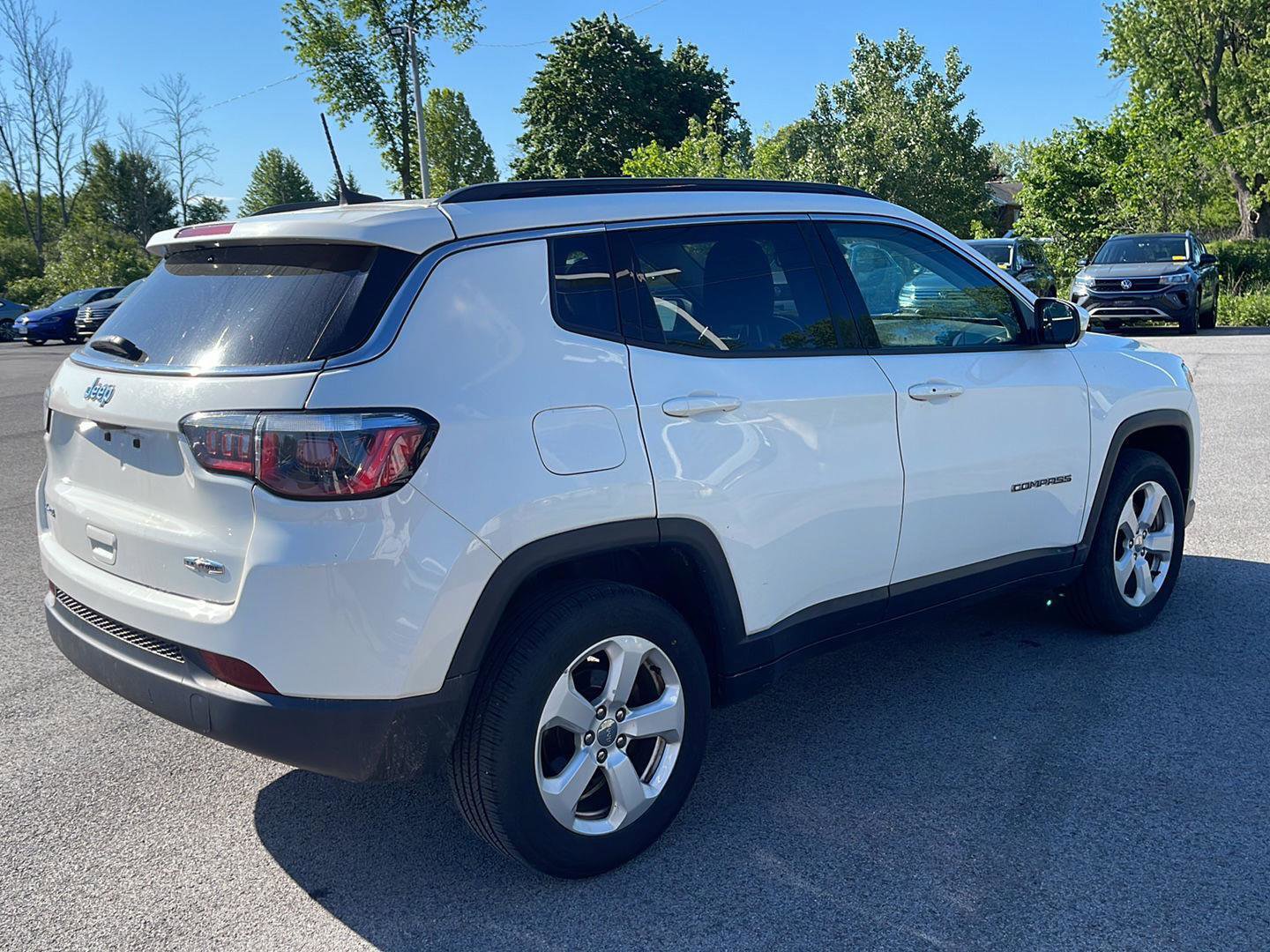 Used 2020 Jeep Compass Latitude w/ Cold Weather Group AWD/4WD image 4