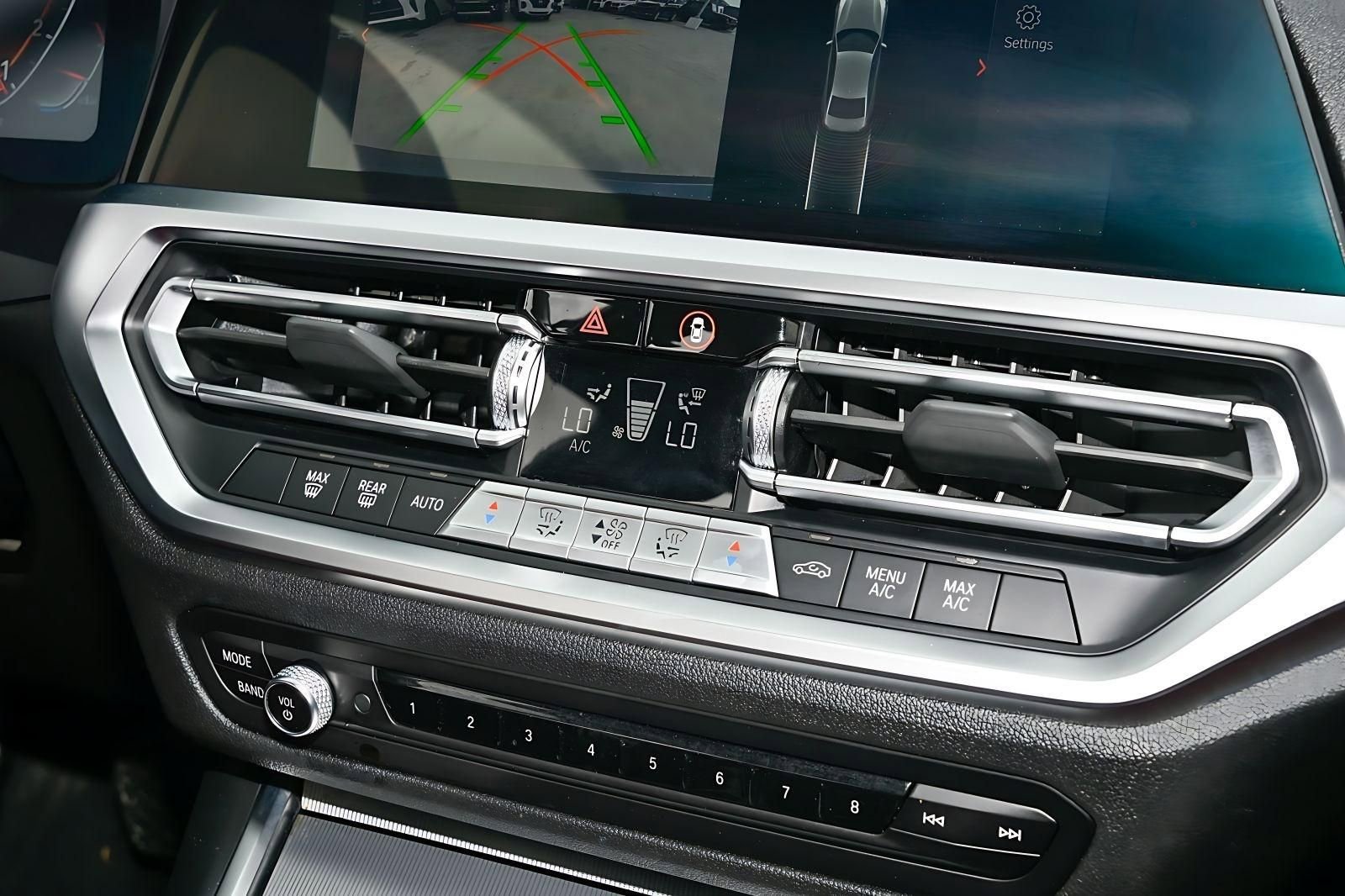 Used 2022 BMW 330i Sedan w/ Driving Assistance Package image 23