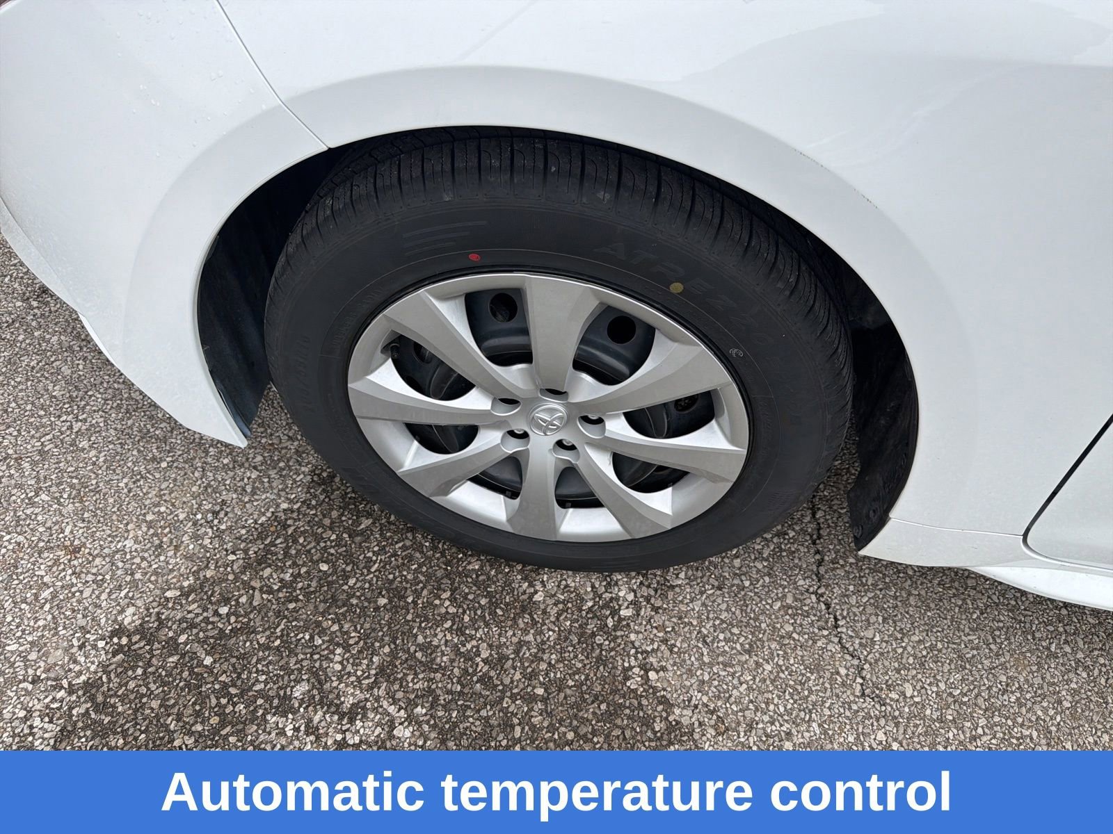 Used 2025 Toyota Corolla LE image 24