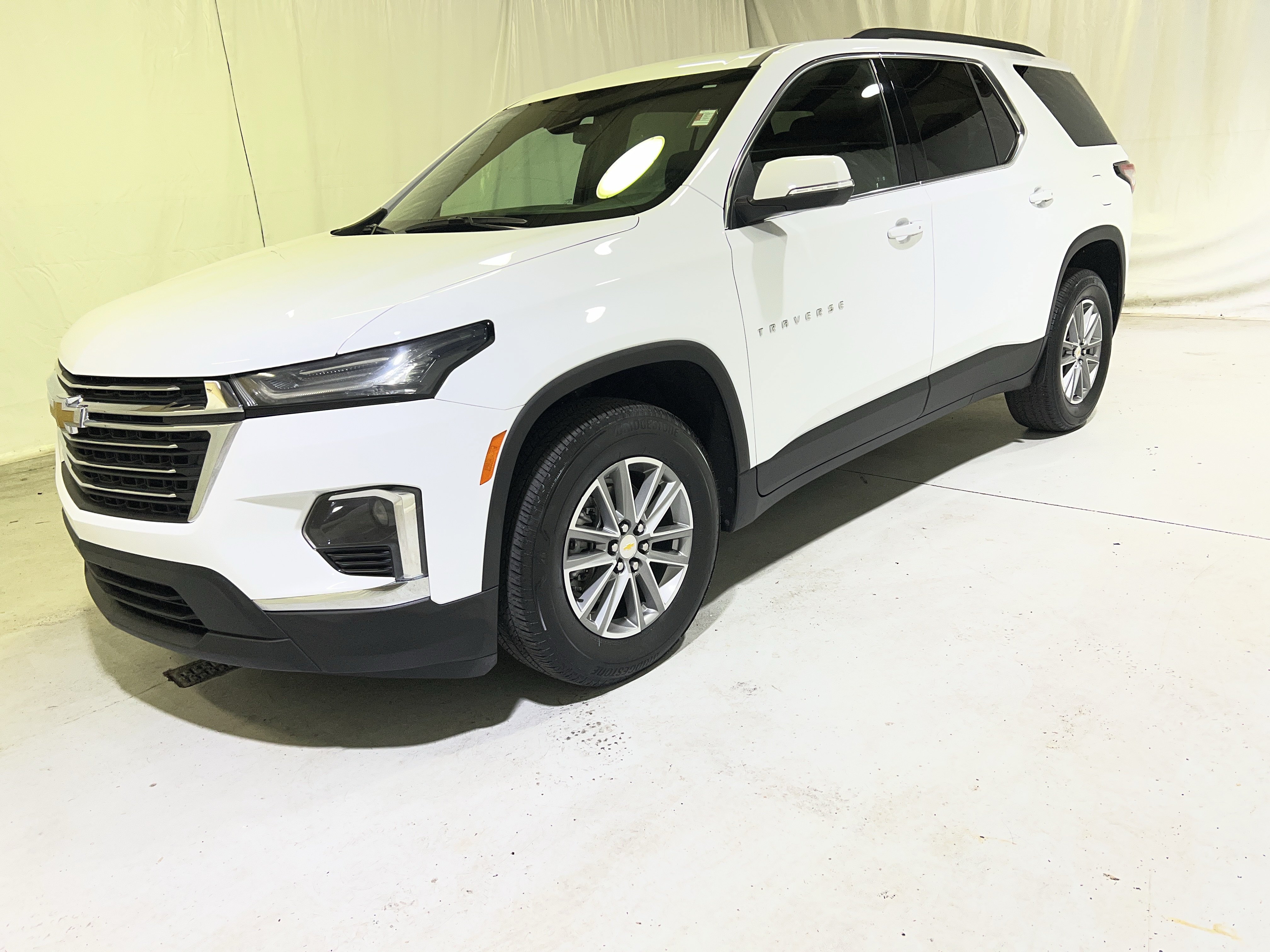 Certified 2023 Chevrolet Traverse LT FWD image 6