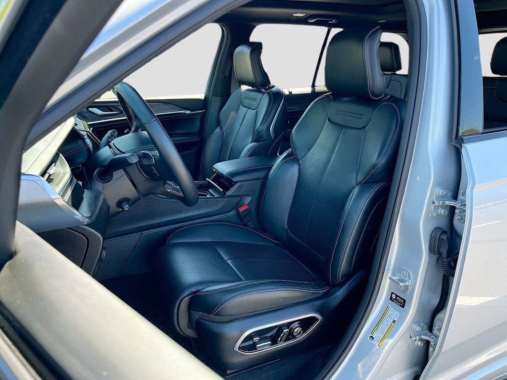 Certified 2025 Jeep Grand Cherokee Overland w/ Adv Protech Group III image 22