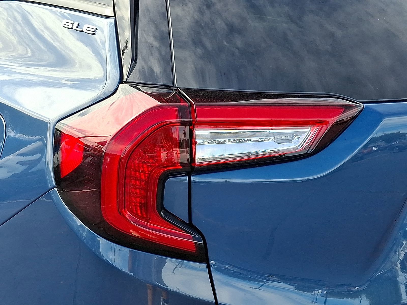 Certified 2024 GMC Terrain SLE w/ Driver Convenience Package image 10