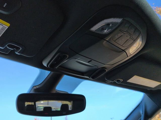 Used 2023 Chrysler Pacifica Limited w/ Uconnect Theater Family Group image 26