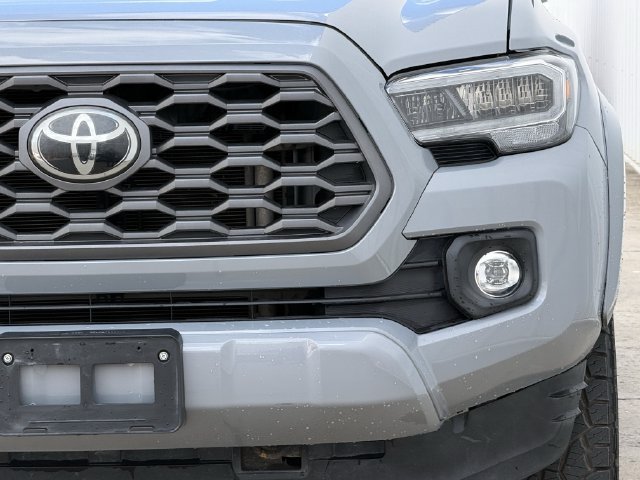 Used 2020 Toyota Tacoma TRD Sport w/ Technology Package RWD image 8