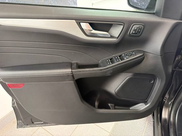 Certified 2024 Ford Escape Platinum AWD/4WD image 16