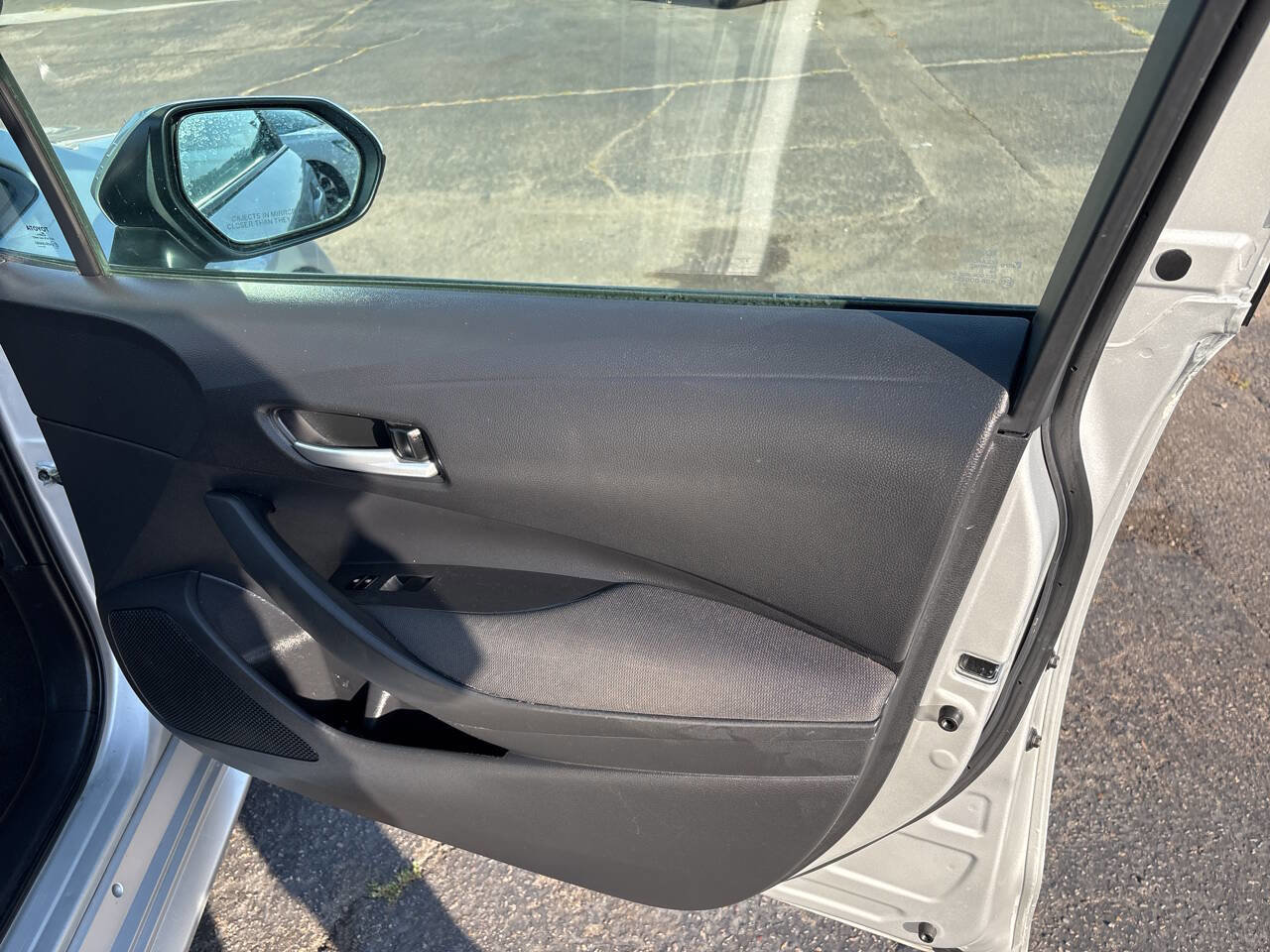 Used 2021 Toyota Corolla LE image 28