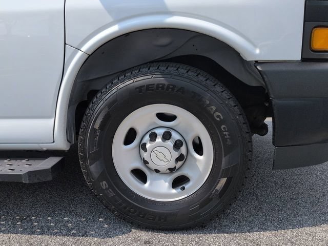Used 2019 Chevrolet Express 2500 RWD image 10