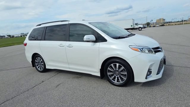 Used 2020 Toyota Sienna Limited Premium FWD image 9