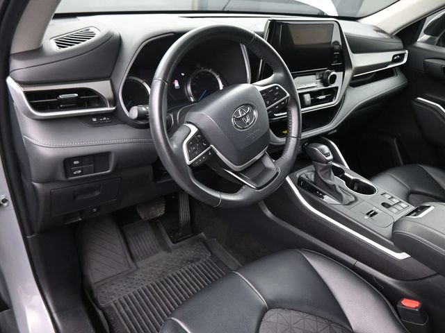 Used 2024 Toyota Highlander XLE image 21