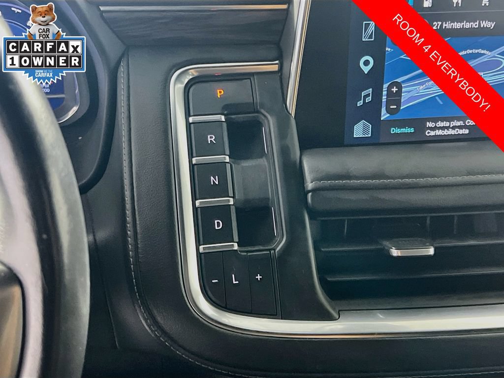 Used 2022 Chevrolet Suburban LT w/ Luxury Package RWD image 17