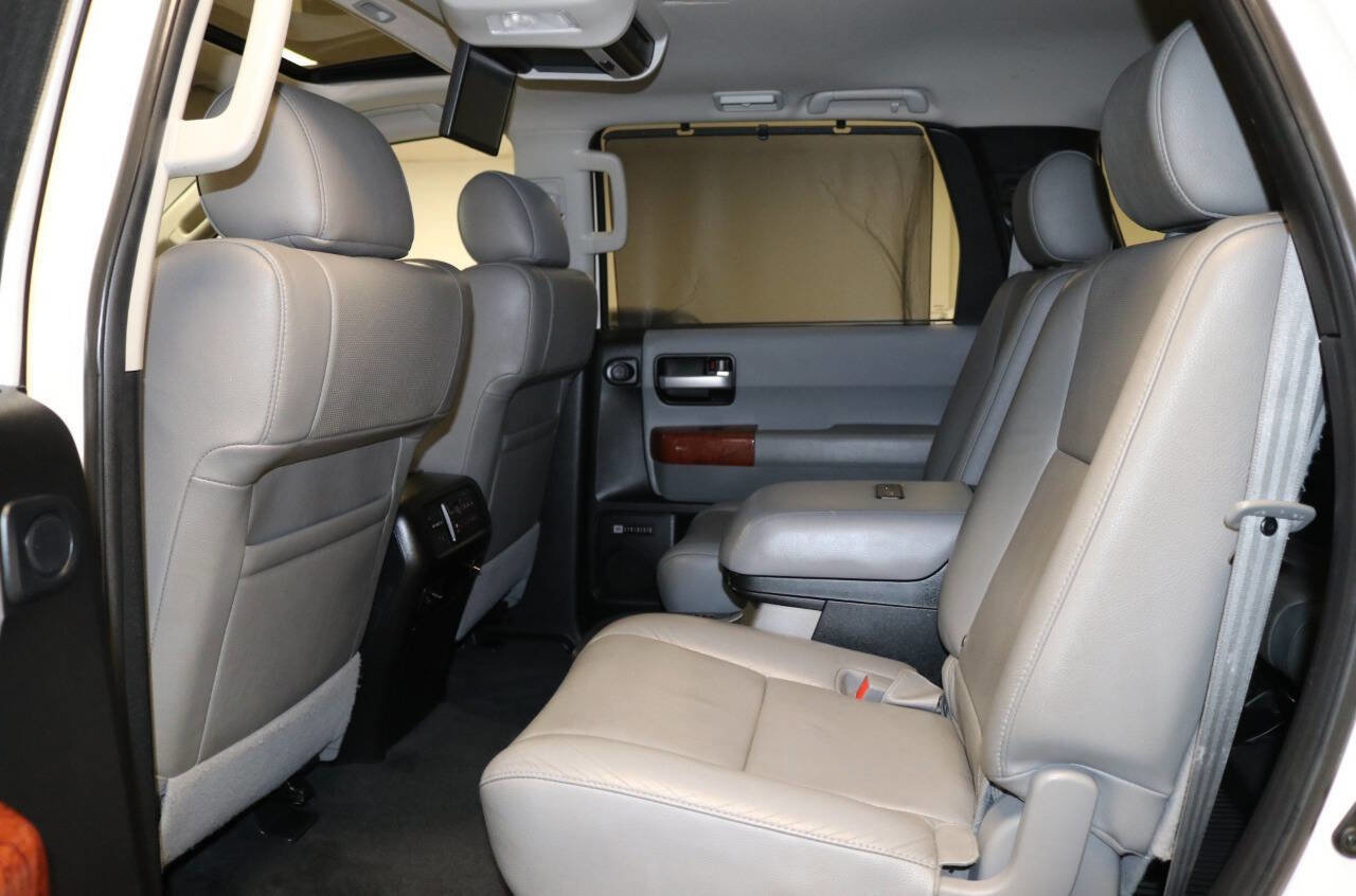 Used 2020 Toyota Sequoia Platinum image 15