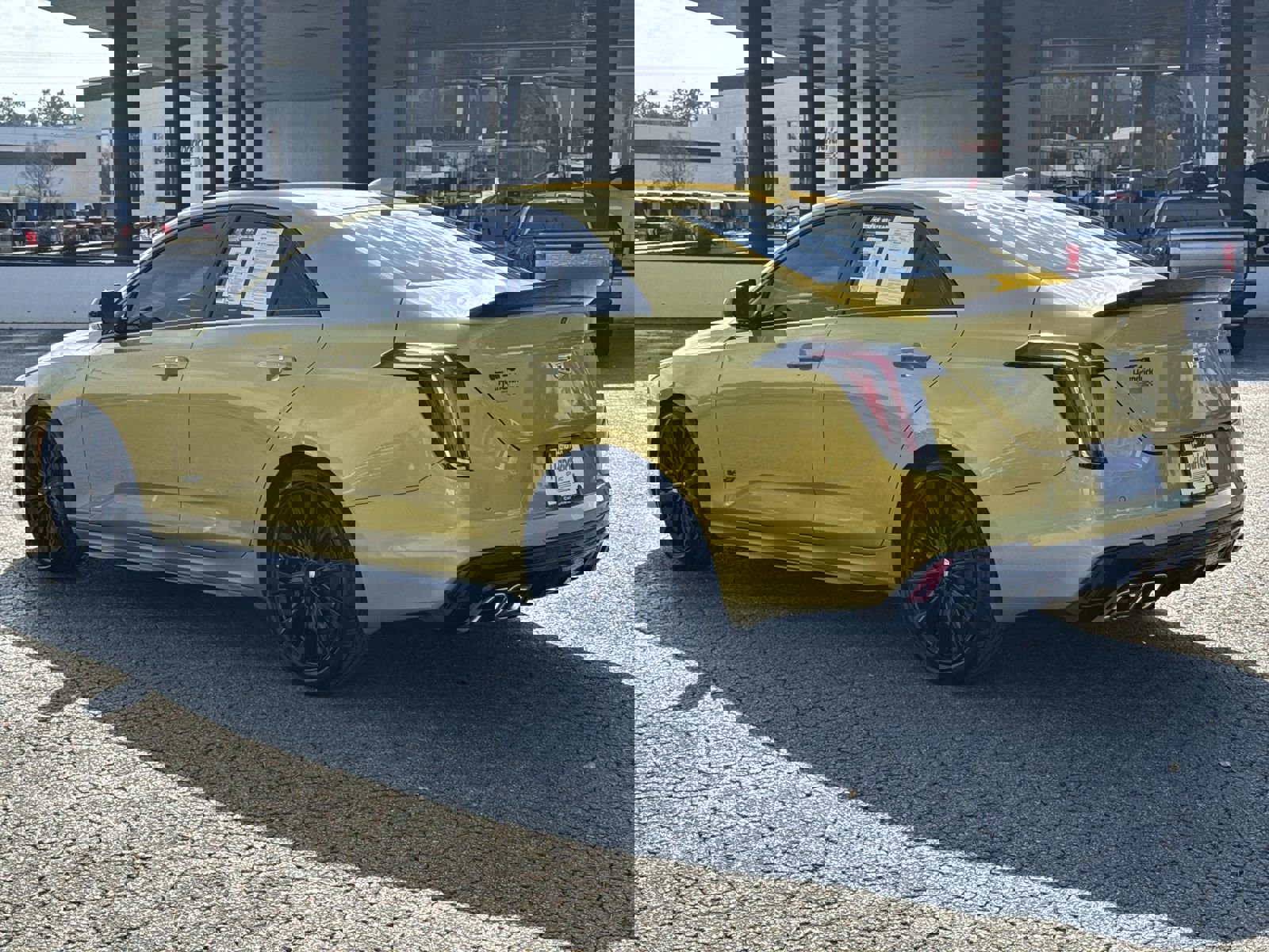 Used 2024 Cadillac CT4 V w/ LPO, ONYX Package image 8