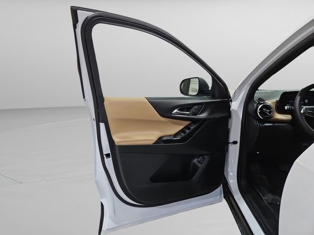 Used 2025 Chevrolet Equinox ACTIV w/ Safety and Technology Package image 28