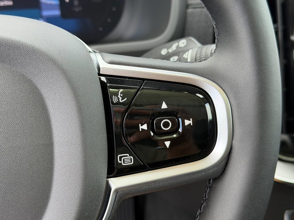 New 2026 Volvo XC90 T8 Ultra w/ Protection Package Premier AWD/4WD image 18