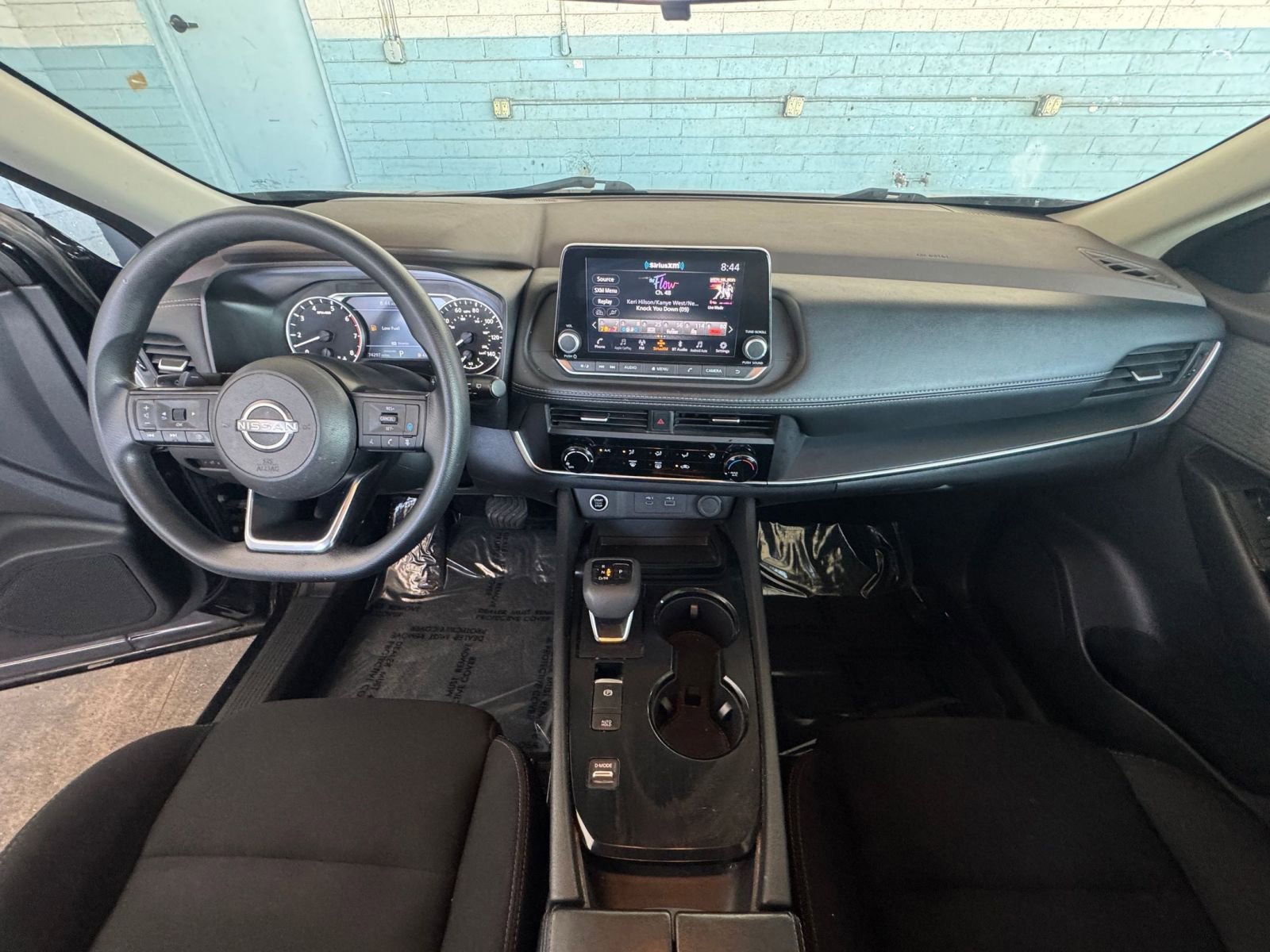 Used 2023 Nissan Rogue S image 31