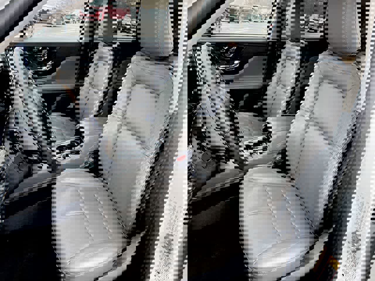 Used 2023 Lincoln Corsair Reserve w/ Equipment Group 201A image 12