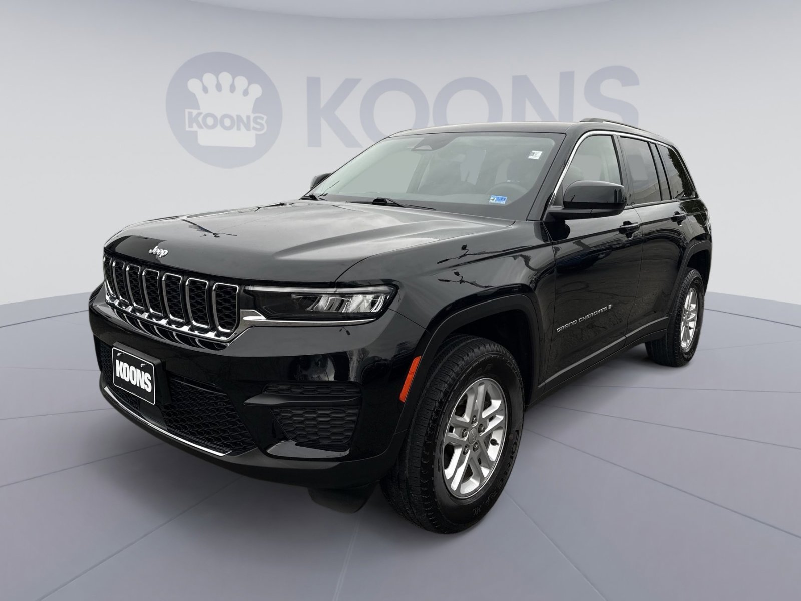 Used 2023 Jeep Grand Cherokee Laredo w/ Luxury Tech Group I