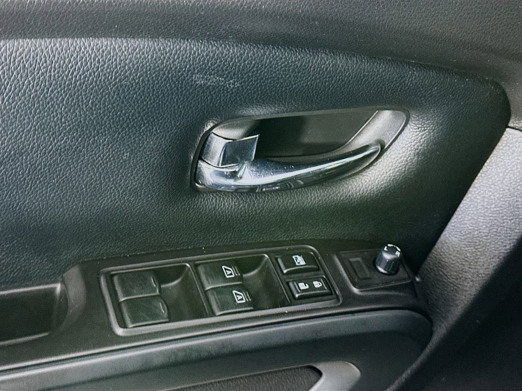 Used 2019 Nissan Titan SV w/ SV Convenience Package AWD/4WD image 24
