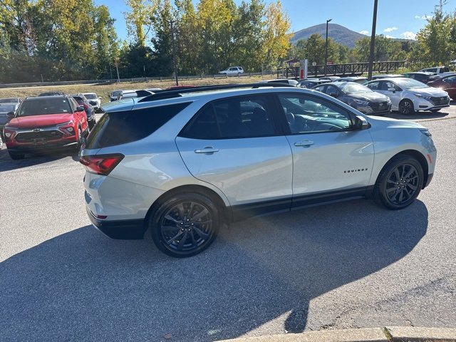 Used 2022 Chevrolet Equinox RS w/ RS Leather Package image 24