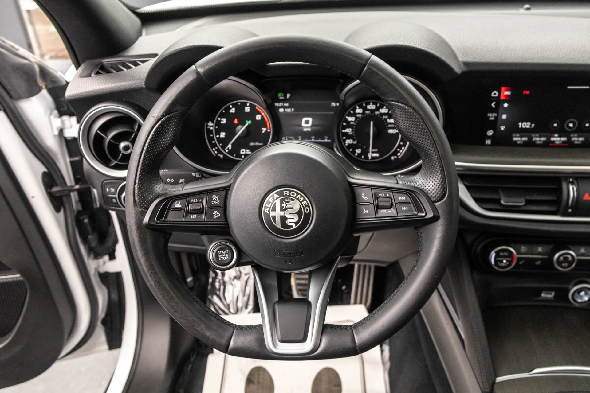 Used 2022 Alfa Romeo Stelvio Ti AWD/4WD image 22