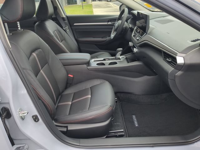New 2026 Nissan Altima 2.5 SR w/ SR Midnight Edition Package FWD image 33