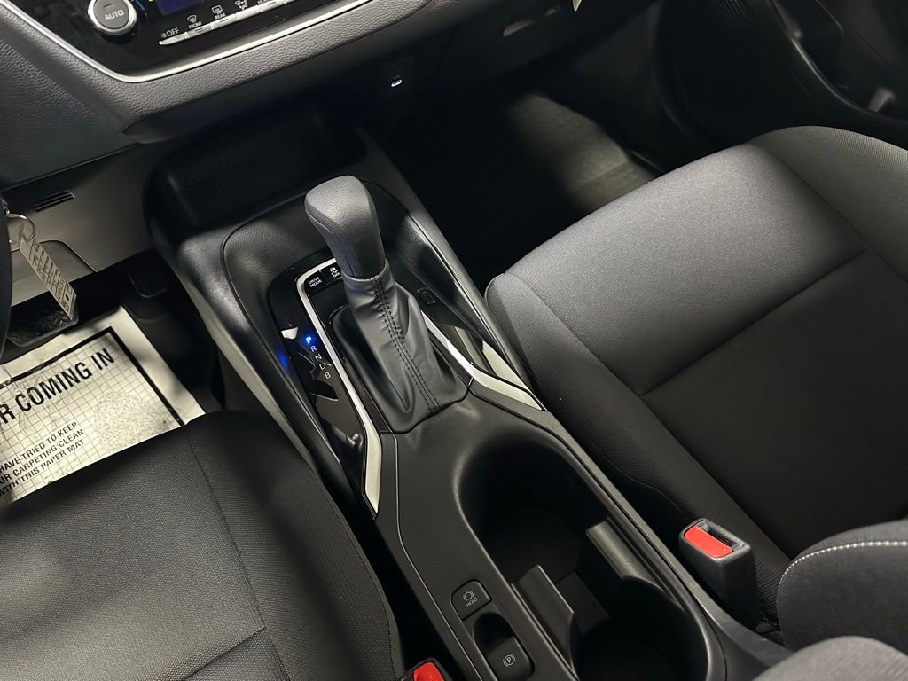 Used 2025 Toyota Corolla LE image 38