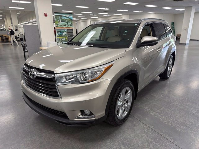 Used 2015 Toyota Highlander Limited AWD/4WD image 3
