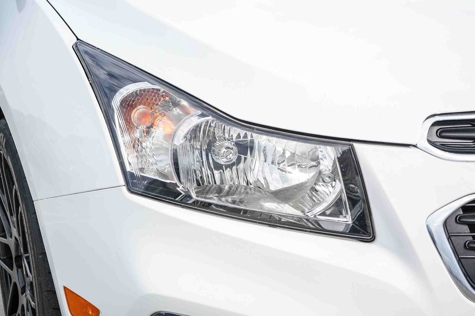 Used 2016 Chevrolet Cruze LS FWD image 4