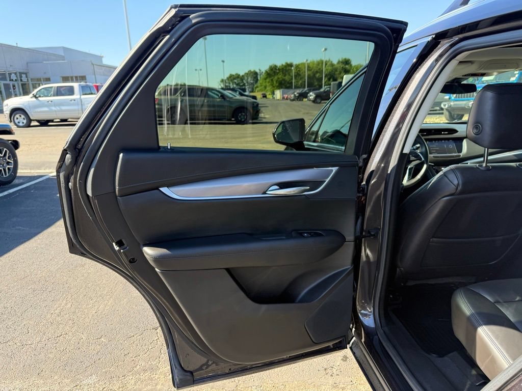 Used 2018 Cadillac XT5 Premium Luxury w/ Driver Assist Package AWD/4WD image 23