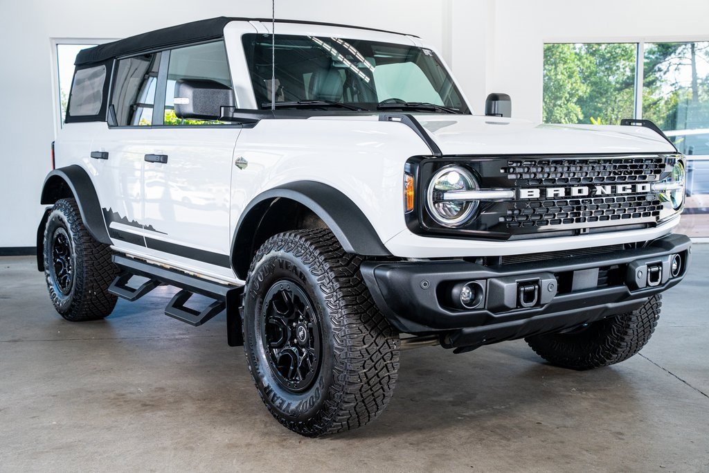 Used 2023 Ford Bronco Wildtrak image 4