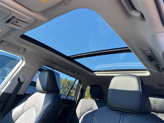 Used 2024 Toyota Highlander Platinum image 33