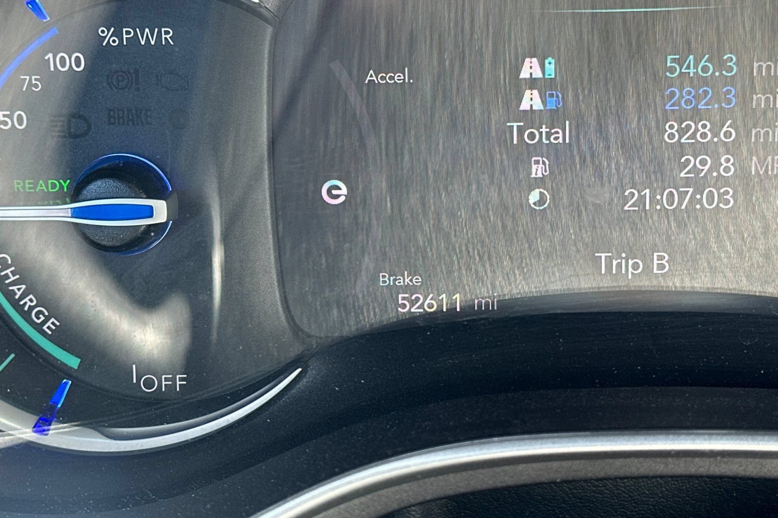 Used 2023 Chrysler Pacifica Touring-L FWD image 28
