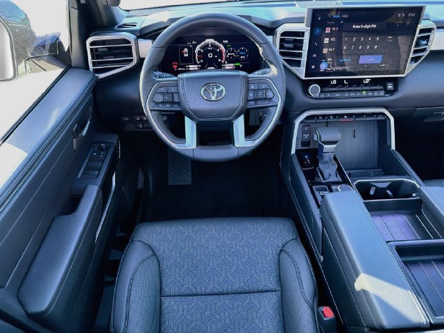Used 2025 Toyota Tundra Limited AWD/4WD image 16