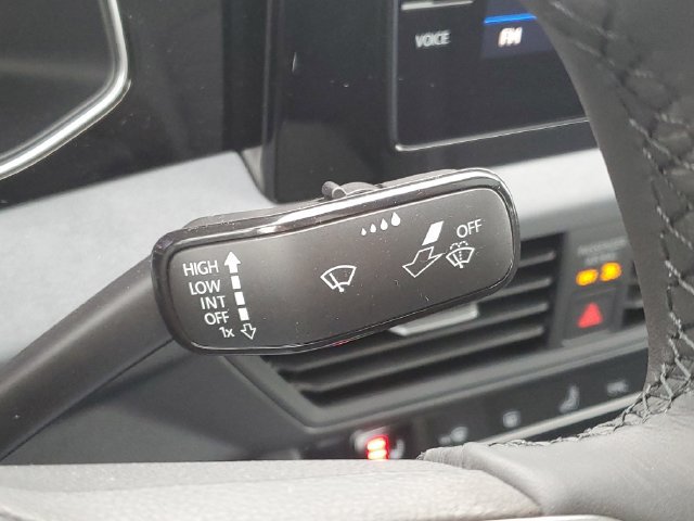 New 2026 Volkswagen Jetta SE FWD image 19