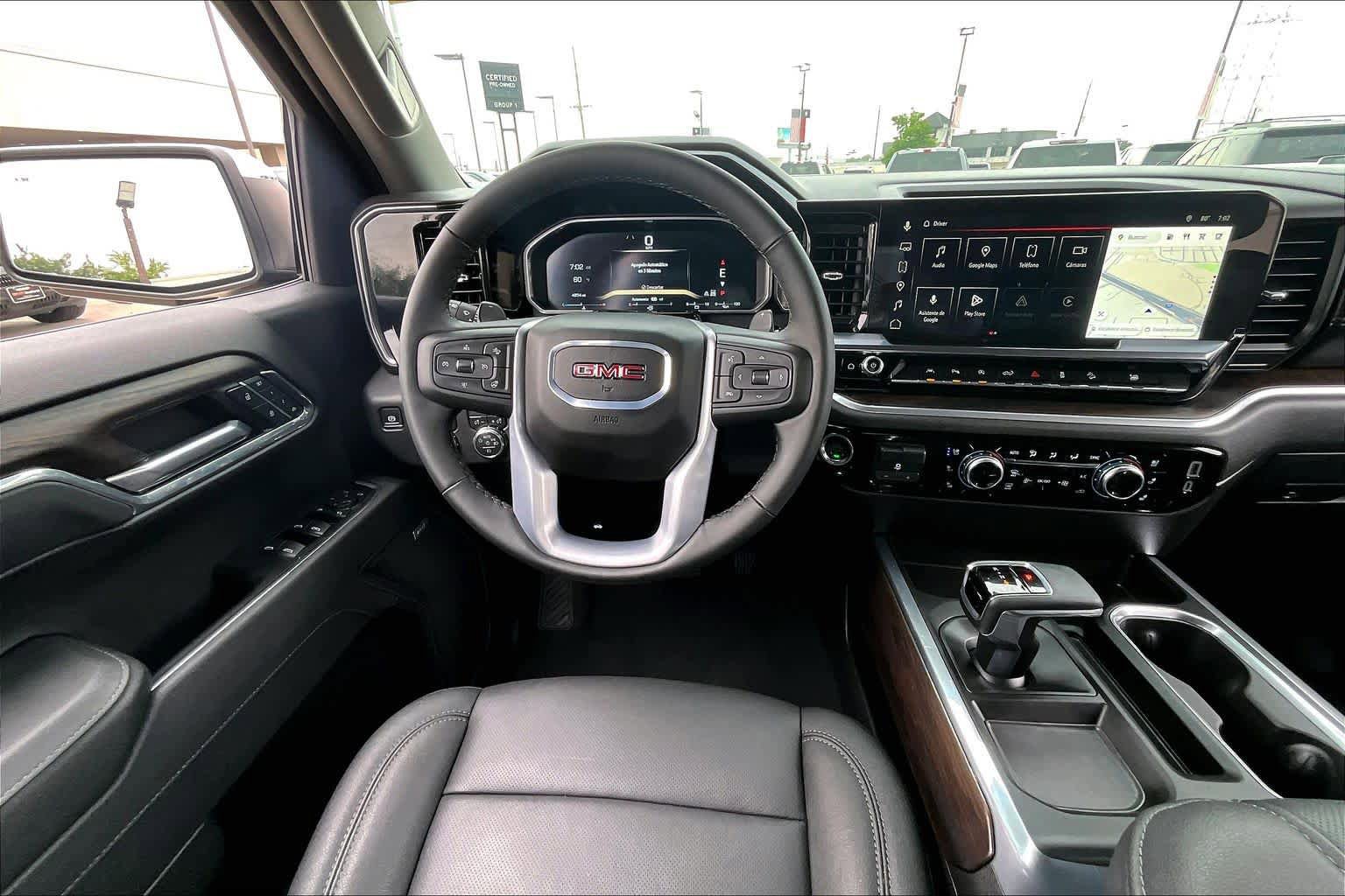 Used 2026 GMC Sierra 1500 SLT AWD/4WD image 6