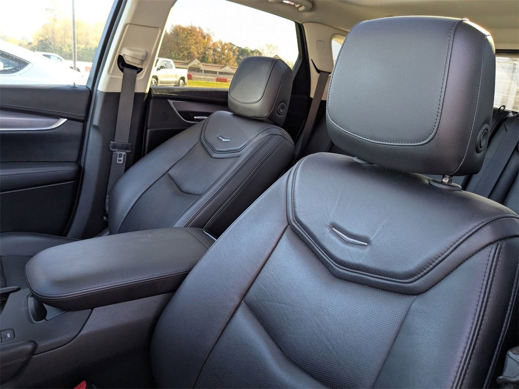 Used 2017 Cadillac XT5 Luxury w/ Driver Awareness Package image 17