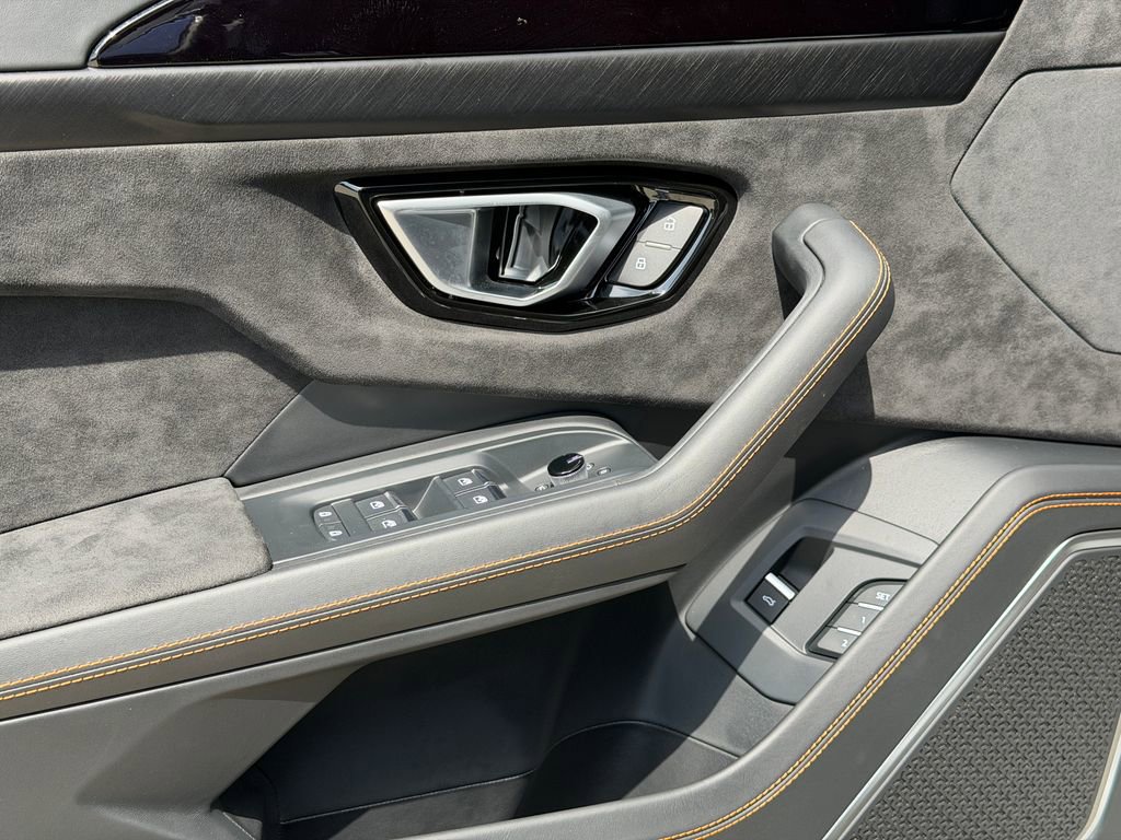 Used 2023 Lamborghini Urus S image 14