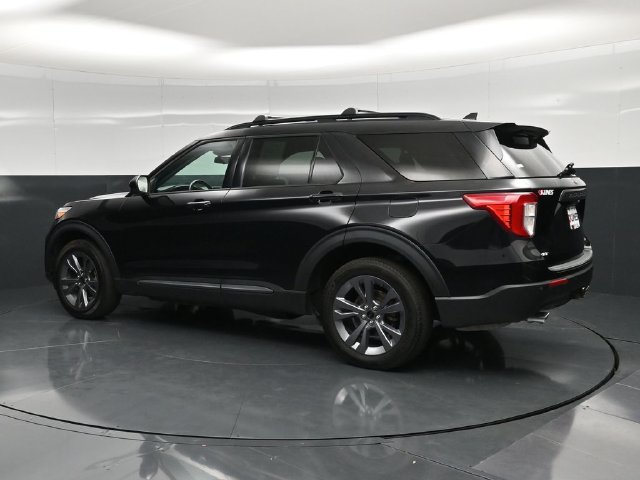 Used 2023 Ford Explorer XLT w/ XLT Sport Appearance Package AWD/4WD image 10
