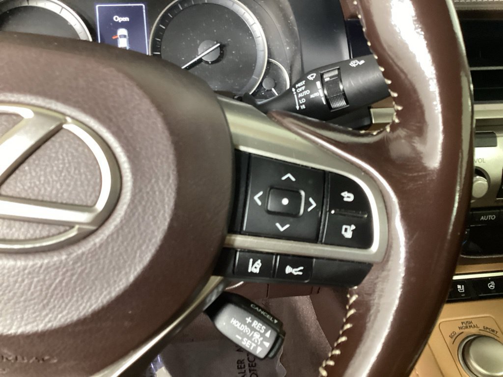 Used 2017 Lexus ES 300h w/ Luxury Package FWD image 15