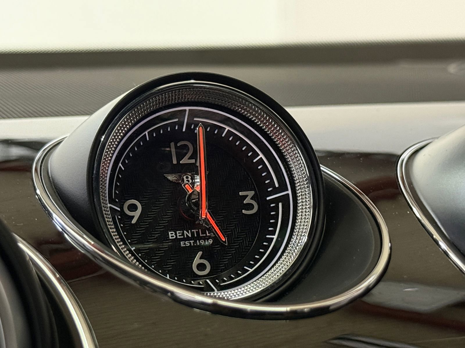 Used 2018 Bentley Bentayga image 73