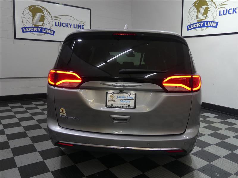 Used 2017 Chrysler Pacifica Touring-L Plus image 8
